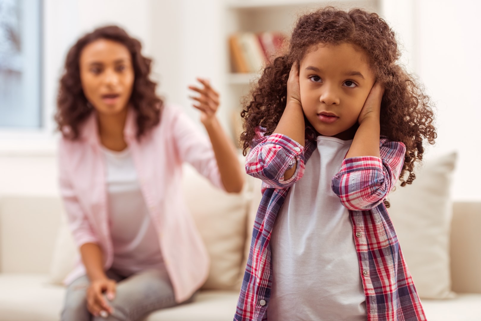 mother-talking-with-child